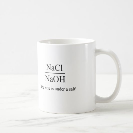 Die Basis ist unter einem Salz - Chemie-Tasse Kaffeetasse (Rechts)