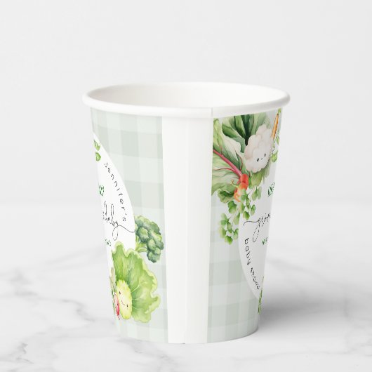 Die Bauern der kleinen Familie verkaufen ihre Baby Pappbecher (Rechts)