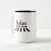 Die Beagle-Tasse Zweifarbige Tasse (Vorderseite Links)