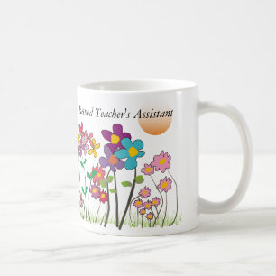Die behilfliche Tassen-künstlerische Blumen des Kaffeetasse