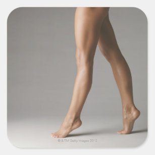 Die Beine der Frau Quadratischer Aufkleber