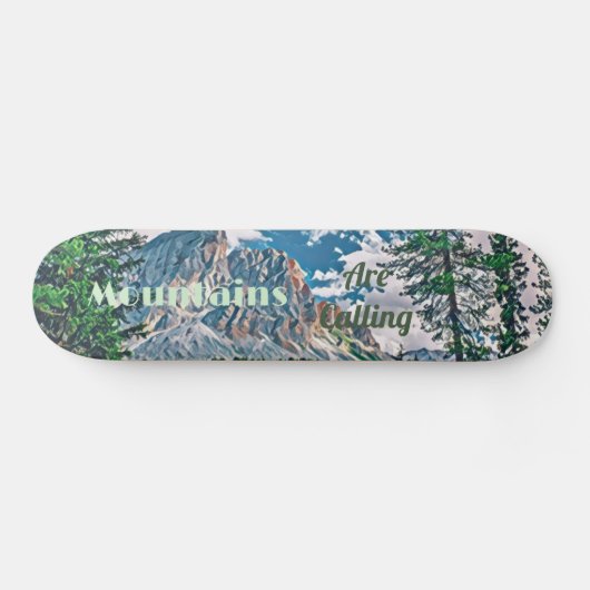 Die Berge bezeichnen Schneebäume als Pristine Skateboard (Horizontal)