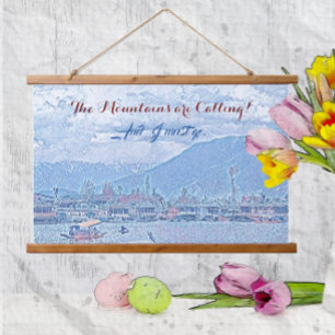 Die Berge nennen Vivid Blue Lake & Boat Wandteppich Mit Holzrahmen