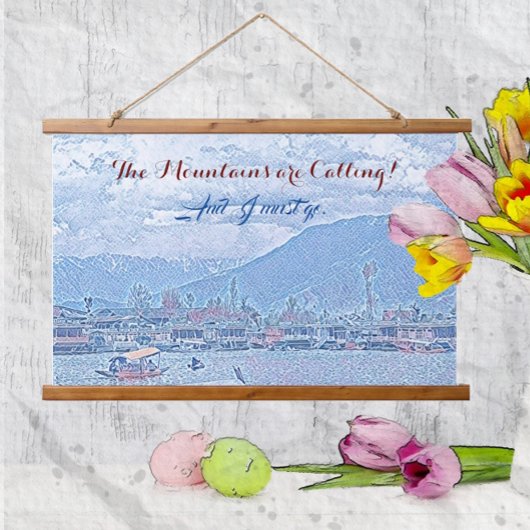 Die Berge nennen Vivid Blue Lake & Boat Wandteppich Mit Holzrahmen