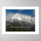 Die Berge nennen Zitat Snowy Mountains Poster (Vorne)