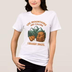 Die Berge rufen, ich brachte Snacks Wandern Tri-Blend Shirt