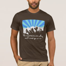 Die Berge rufen Retro-Wolken und Himmel T-Shirt