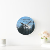 Die Berge rufen.. Runde Wanduhr (Zuhause)