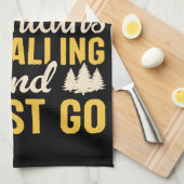 Die Berge rufen und ich muss gehen Geschirrtuch (Viertel Falte)