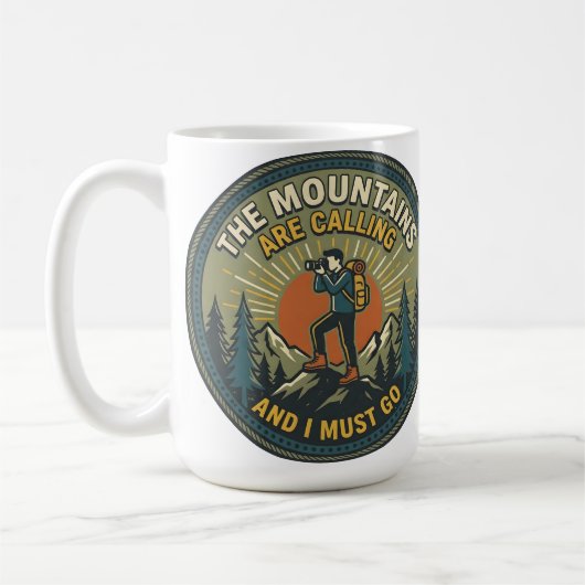 Die Berge rufen Vintage-Wanderabzeichen Kaffeetasse (Links)