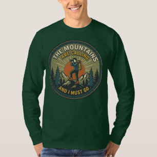 Die Berge rufen Vintage-Wanderabzeichen T-Shirt
