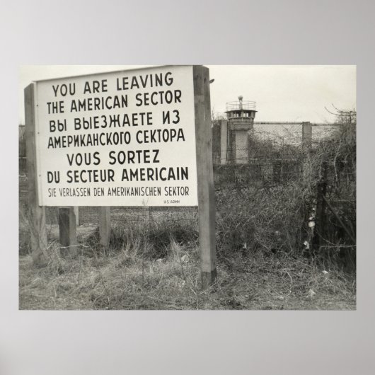 Die Berliner Mauer in einer Nachbarschaft Poster (Vorne)