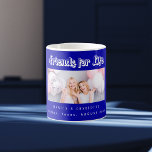Die besten Freunde Foto königsblaue Namen Kaffeetasse<br><div class="desc">Ein königsblauer Hintergrund. Personalisieren und fügen Sie Ihr eigenes Foto,  Auswahl Ihrer besten Freunde(s) Ihren Namen und Ort der Veranstaltung. Der Text: Friends for Life ist mit einem modernen Stilskript geschrieben. Perfekt als Geschenk für sich selbst oder als Geburtstag- oder Weihnachtsgeschenk für Ihre Freunde.</div>