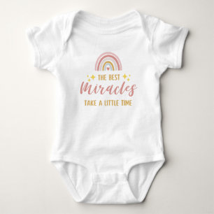 Die besten Wunder brauchen ein bisschen Zeit IVF Baby Strampler