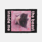 Die Bestie in Me Funny Cat Meme Sarcastic Inapp Fleecedecke (Vorderseite (Horizontal))