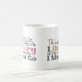 Die Bibliothek ruft an und ich muss gehen Kaffeetasse (Mittel)