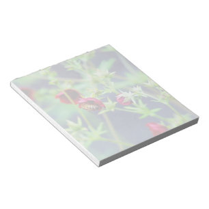 Die Biene mit der roten Blume Notizblock