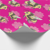 Die Bienen auf rosafarbenen Blütenpapier gerettet Geschenkpapier (Ecke)