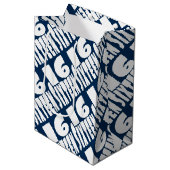 Die BIG 16 zum sechzehnten Geburtstag Mittlere Geschenktüte (Vorderseite Schrägansicht)