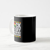 Die Bildung der Schwarzen Geschichte ist, dass die Kaffeetasse (Vorderseite Links)