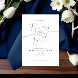 Die Bindung der Brustwarzen an die Navy und die We Save The Date