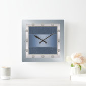 Die blaue und silberne Uhr (Zuhause)