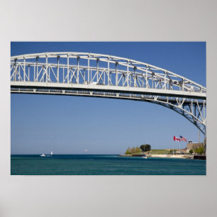 Die Blue Water Bridge ist eine zweispurige Brücke Poster