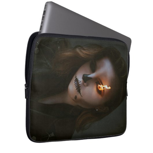 Die böse One Electronics Tasche (Vorne Rechts)