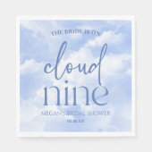 Die Braut ist auf Cloud Nine Blue Brautparty Serviette (Vorderseite)