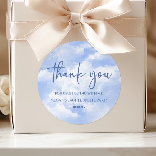 Die Braut ist auf Cloud Nine Blue Junggeselinnen-A Runder Aufkleber