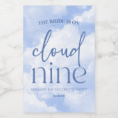 Die Braut ist auf Cloud Nine Blue Junggeselinnen-A Weinetikett (Einzelnes Label)