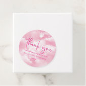 Die Braut ist auf einem wolkigen, neunfarbigen Jun Geschenkanhänger (Beispiel)