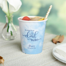 Die Braut steht auf Cloud 9 Pappbecher