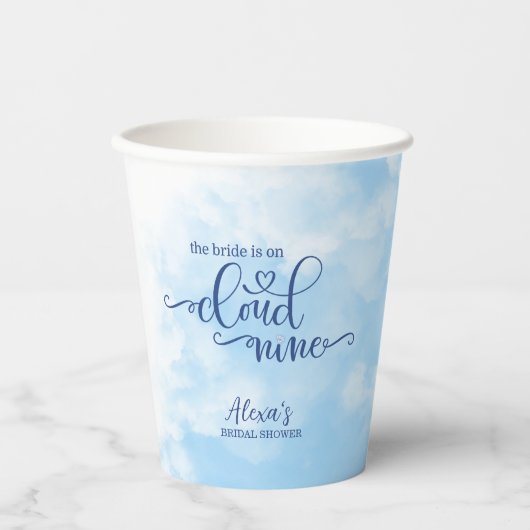 Die Braut steht auf Cloud 9 Pappbecher (Vorderseite)