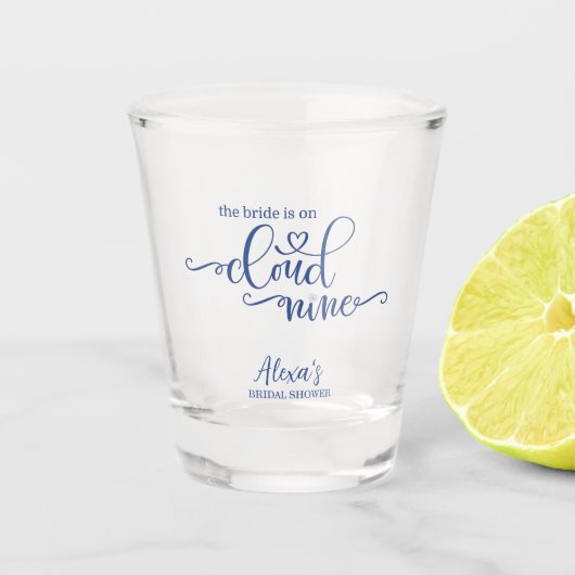 Die Braut steht auf Cloud 9 Schnapsglas (Vorderseite)