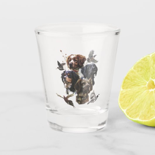 Die Bretagne-Spaniels, die Vogeljagdsaison Schnapsglas (Vorderseite)