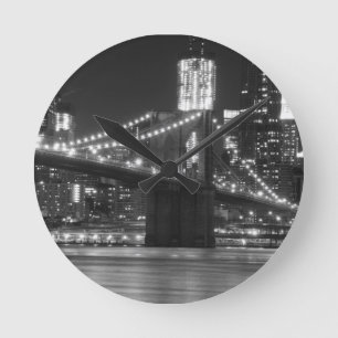 Die Brooklyn-Brücke - Schwarzweiss Runde Wanduhr