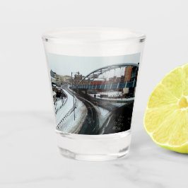 Die Brücke im Schnee Schnapsglas