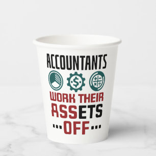 Die Buchhalter arbeiten ihre Vermögenswerte aus de Pappbecher