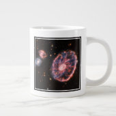 Die Cartwheel Galaxie und ihre Begleitgalaxien. Jumbo-Tasse (Rechts)