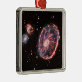 Die Cartwheel Galaxie und ihre Begleitgalaxien. Ornament Aus Metall (Rechts)