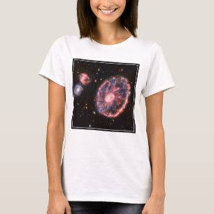 Die Cartwheel Galaxie und ihre Begleitgalaxien. T-Shirt