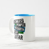 Die Coolsten Menschen der Erde spielen Gitarre Zweifarbige Tasse (Vorderseite Links)