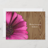 Die Cut Fuchsia Gerber Daisy Wood Grain Wedding Einladung (Rückseite)