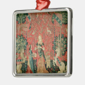 Die Dame und das Einhorn: 'Smell Ornament Aus Metall (Links)