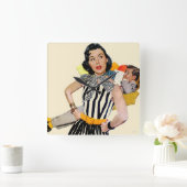 Die Dame wurde isoliert Quadratische Wanduhr (Zuhause)