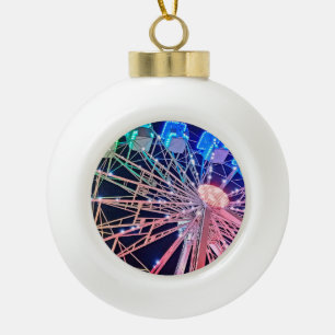 Die Dekoration ist grün und blau Keramik Kugel-Ornament