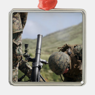 Die Direktlage Methode der Zündungsmörser Silbernes Ornament
