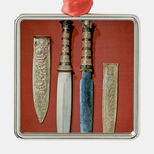 Die Dolche des Königs zwei, vom Grab von Silbernes Ornament (Vorne)
