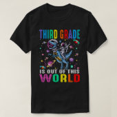 Die dritte Klasse ist aus dieser Welt Astronaut Di T-Shirt (Design vorne)